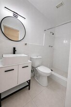 1942-1946 Funston St in Hollywood, FL - Building Photo - Building Photo