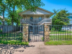 131 W Acres St in Norman, OK - Building Photo - Building Photo