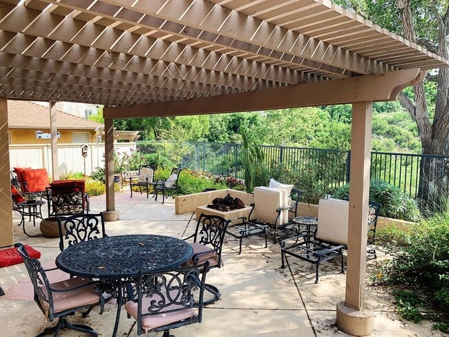 3256 W Canyon Ave. in San Diego, CA - Building Photo - Building Photo