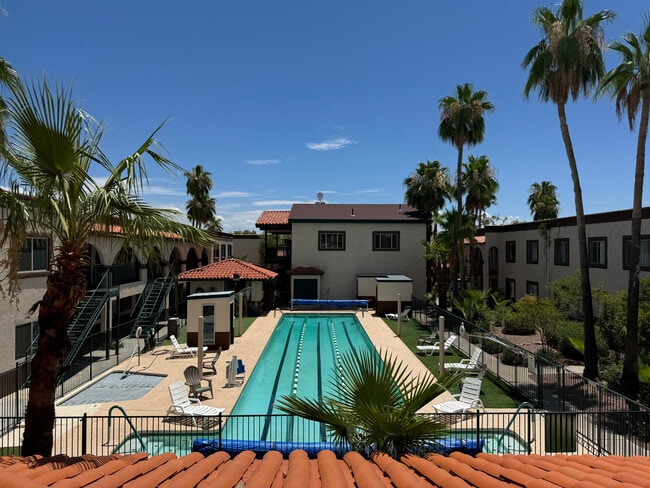 La Racqueta in Tucson, AZ - Building Photo - Building Photo