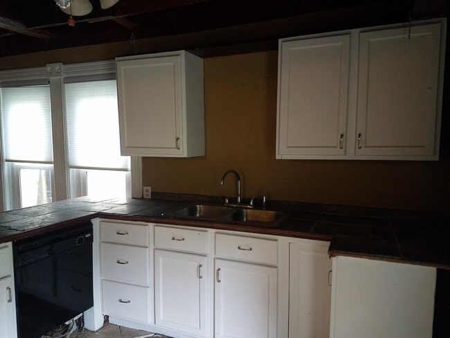 18407 Green Rd in Anamosa, IA - Building Photo - Building Photo