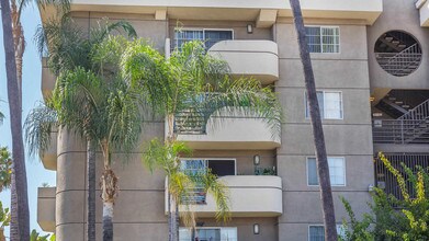 The Cleo in Los Angeles, CA - Foto de edificio - Building Photo