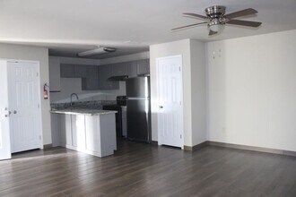 2714 E Lyon St-Unit -6 in Laredo, TX - Building Photo - Building Photo
