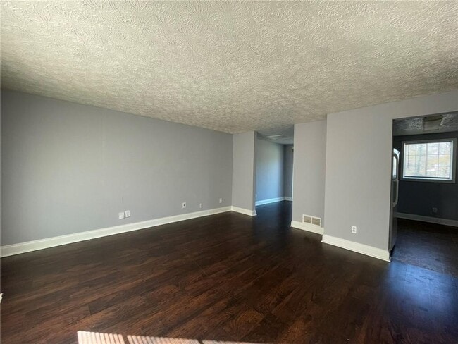 1001 Traymore Dr in Norcross, GA - Building Photo - Building Photo