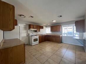 3317 W Camelback Rd in Phoenix, AZ - Building Photo - Building Photo