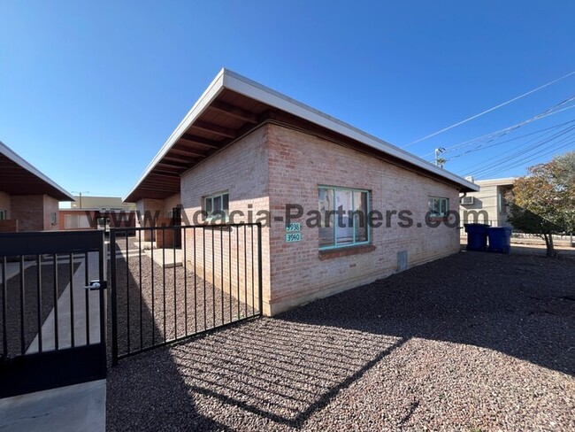 3938 E Poe St in Tucson, AZ - Building Photo - Building Photo