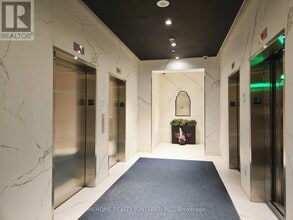 11 Brunel Ct in Toronto, ON - Building Photo - Building Photo