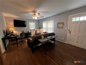 859 Oasis St in New Braunfels, TX - Building Photo - Building Photo