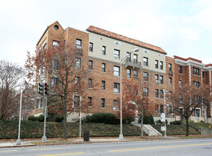 3600 Connecticut Ave NW in Washington, DC - Building Photo - Building Photo