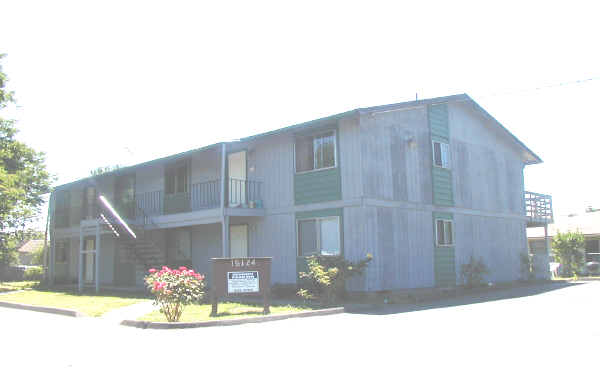 Rhonda K in Clackamas, OR - Building Photo