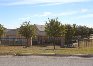 Oak Timber White Settlement in White Settlement, TX - Foto de edificio - Building Photo