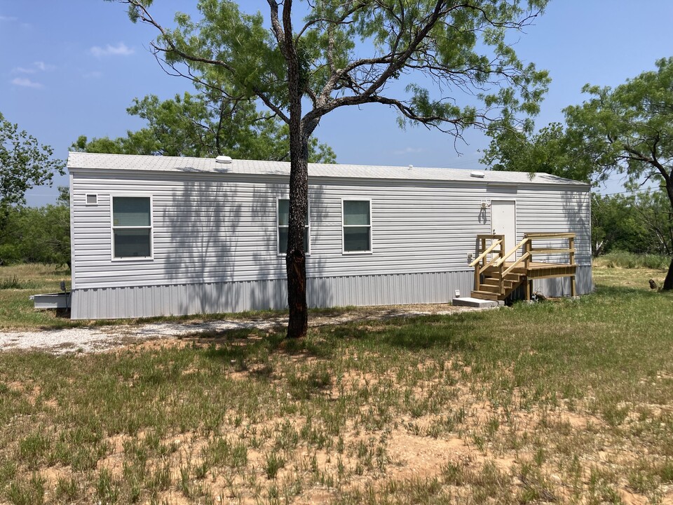 216 Tourist St in Cisco, TX - Building Photo