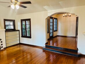 1040 Prospect Ave, Unit 4 in Long Beach, CA - Foto de edificio - Building Photo