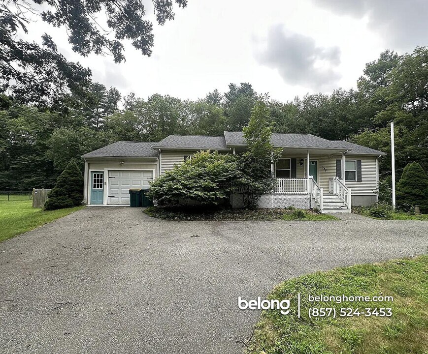 548 Linwood St in Abington, MA - Building Photo