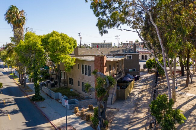 213 Park Ave in Long Beach, CA - Building Photo - Building Photo