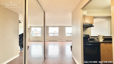 18 Holborn Crt in Kitchener, ON - Building Photo - Building Photo