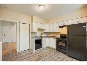 595 Hawthorne Ave E in St. Paul, MN - Foto de edificio - Building Photo