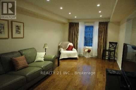 59 Wilkes Crescent in Toronto, ON - Building Photo - Building Photo