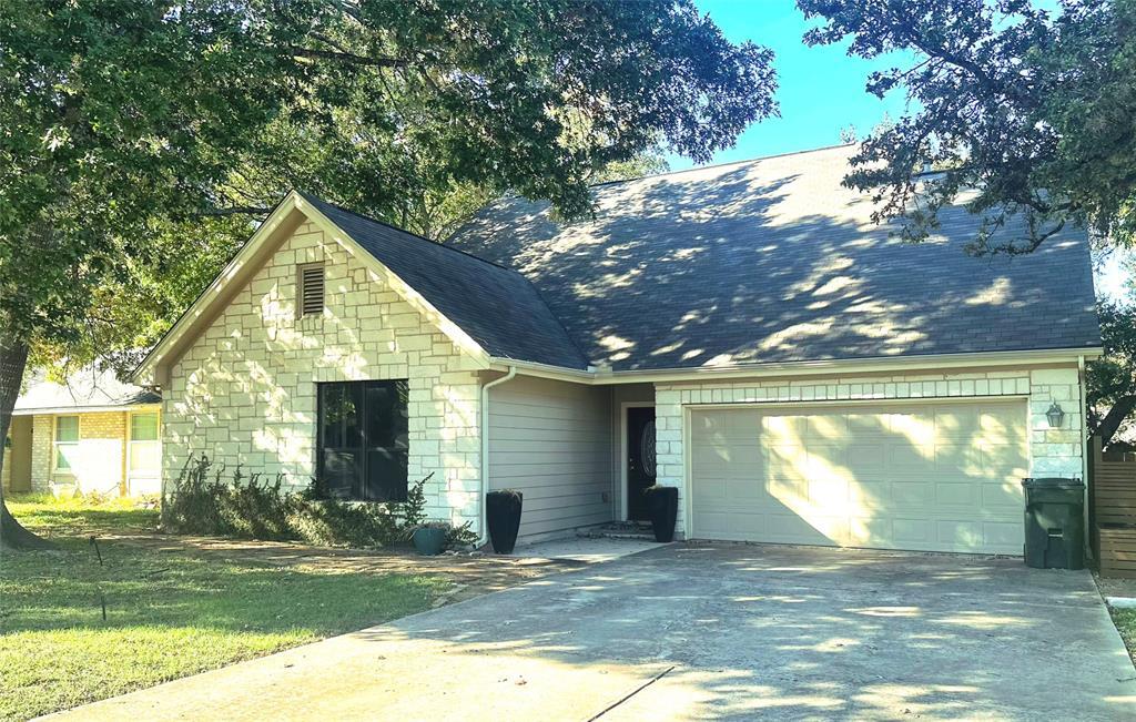 10104 Missel Thrush Dr in Austin, TX - Building Photo