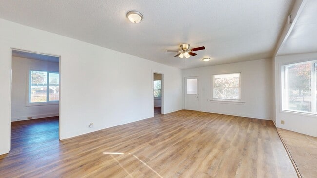 2560 Fowler Ave in Clovis, CA - Building Photo - Building Photo