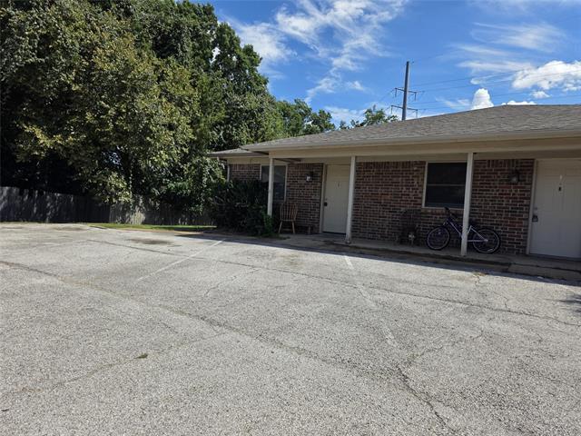 990 Shady Brook Dr in Grapevine, TX - Building Photo