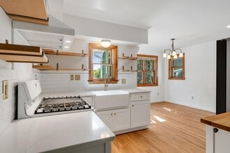 14 Brickyard Rd in Essex Junction, VT - Building Photo - Building Photo