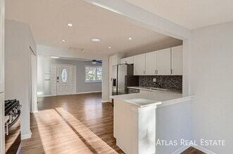 990 Lansing St in Aurora, CO - Foto de edificio - Building Photo