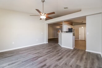 1305 Alhambra Crest Dr in Ruskin, FL - Building Photo - Building Photo