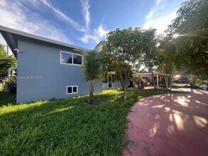 1330 NE 203rd St in Miami, FL - Building Photo - Building Photo