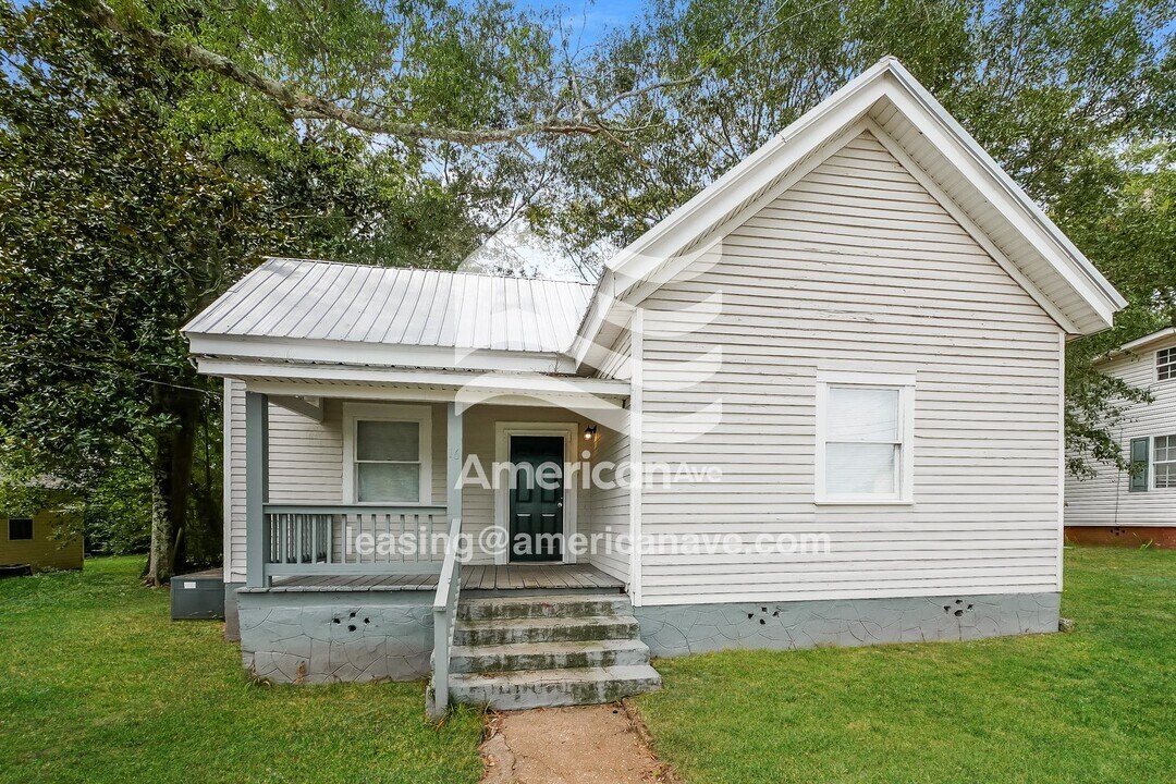 16 Curran Ave in Lagrange, GA - Building Photo
