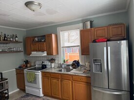 6 Berry St, Unit 1 in Peabody, MA - Building Photo