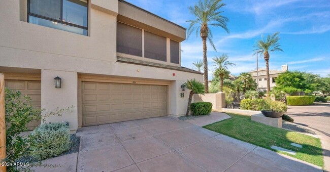 7400 GAINEY CLUB Dr in Scottsdale, AZ - Building Photo - Building Photo