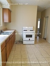 712 Roselawn Ave-Unit -UP in Akron, OH - Foto de edificio - Building Photo