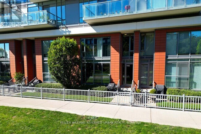 90 Stadium Rd in Toronto, ON - Building Photo - Building Photo