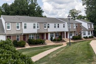 7 Hills Townhomes in Lynchburg, VA - Building Photo