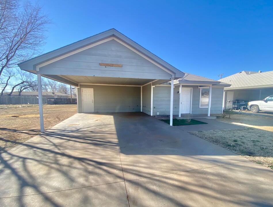 1801 38th St in Lubbock, TX - Building Photo