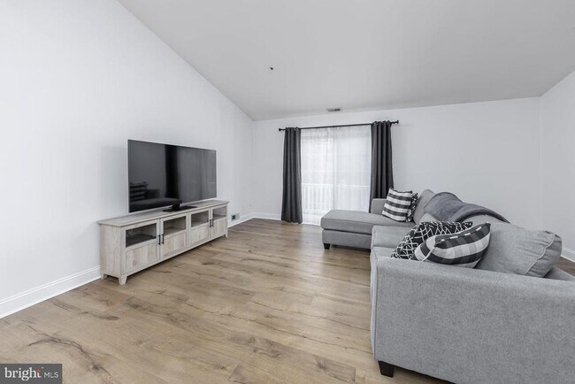 56 Crestmont Dr in Mantua, NJ - Building Photo - Building Photo