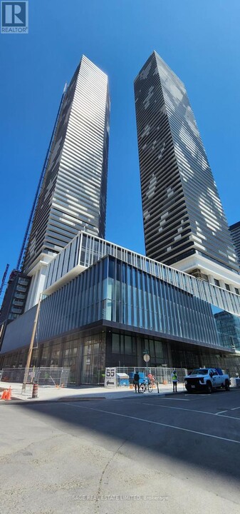 55-4555 Cooper St in Toronto, ON - Building Photo
