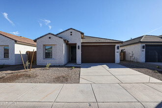 7905 N 80th Ave in Glendale, AZ - Building Photo - Building Photo