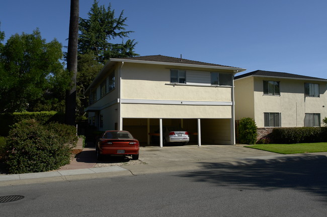 4 Waverley Ct in Menlo Park, CA - Foto de edificio - Building Photo