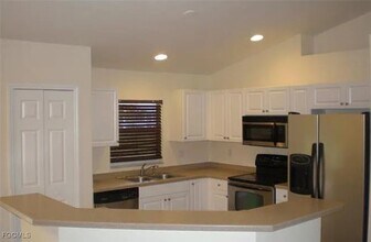 2802 37th St SW in Lehigh Acres, FL - Building Photo - Building Photo