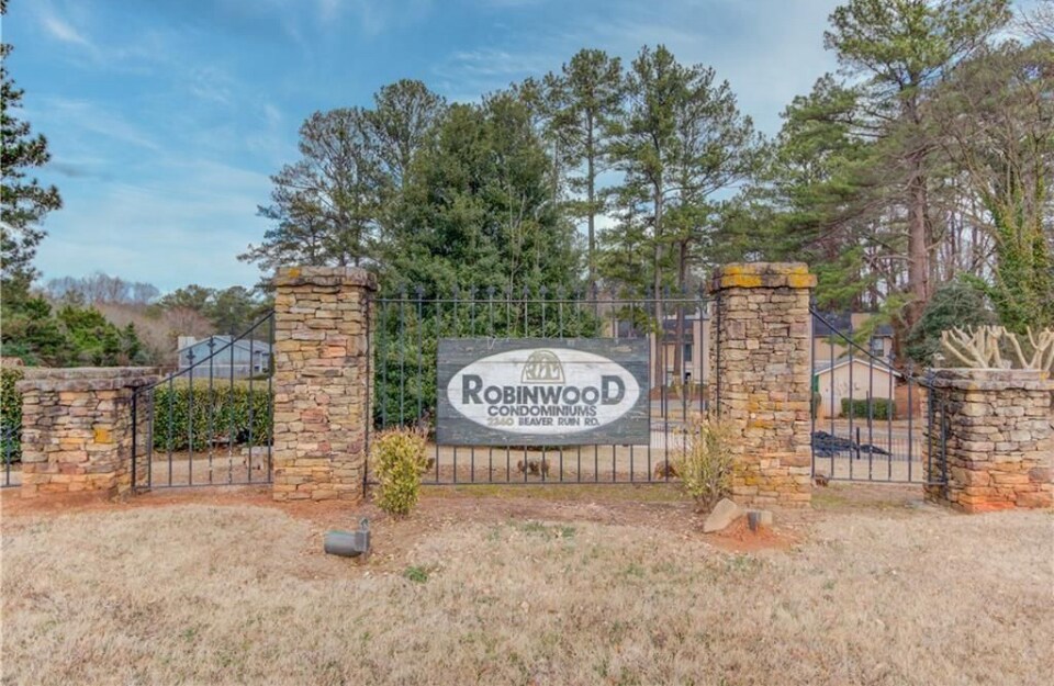 2340 Beaver Ruin Rd, Unit 62 in Norcross, GA - Building Photo