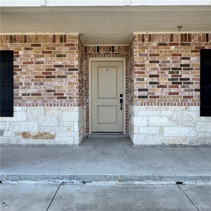 7601 N Farm To Market 88 in Weslaco, TX - Building Photo