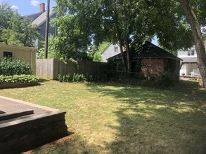 34 Nesbit Ave, Unit 3 in West Hartford, CT - Building Photo - Building Photo