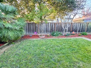 415 Wisteria Dr in East Palo Alto, CA - Building Photo - Building Photo