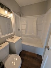 2077 SW Lane St in Topeka, KS - Building Photo - Building Photo