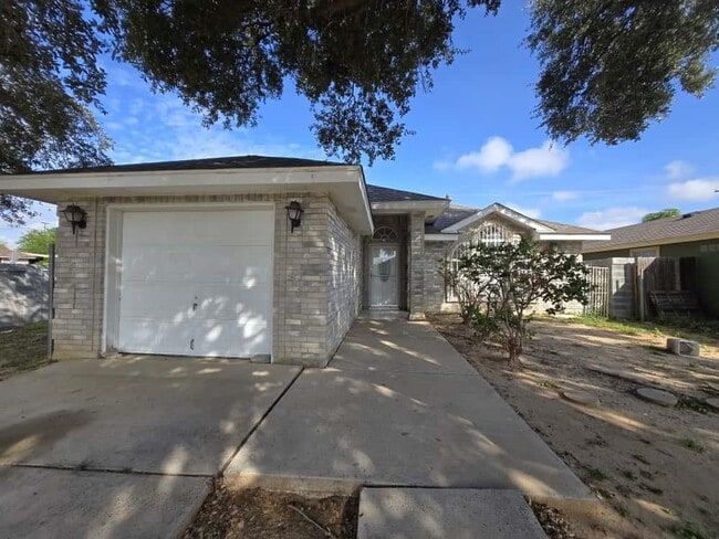 802 Noel Ln in Laredo, TX - Building Photo - Building Photo
