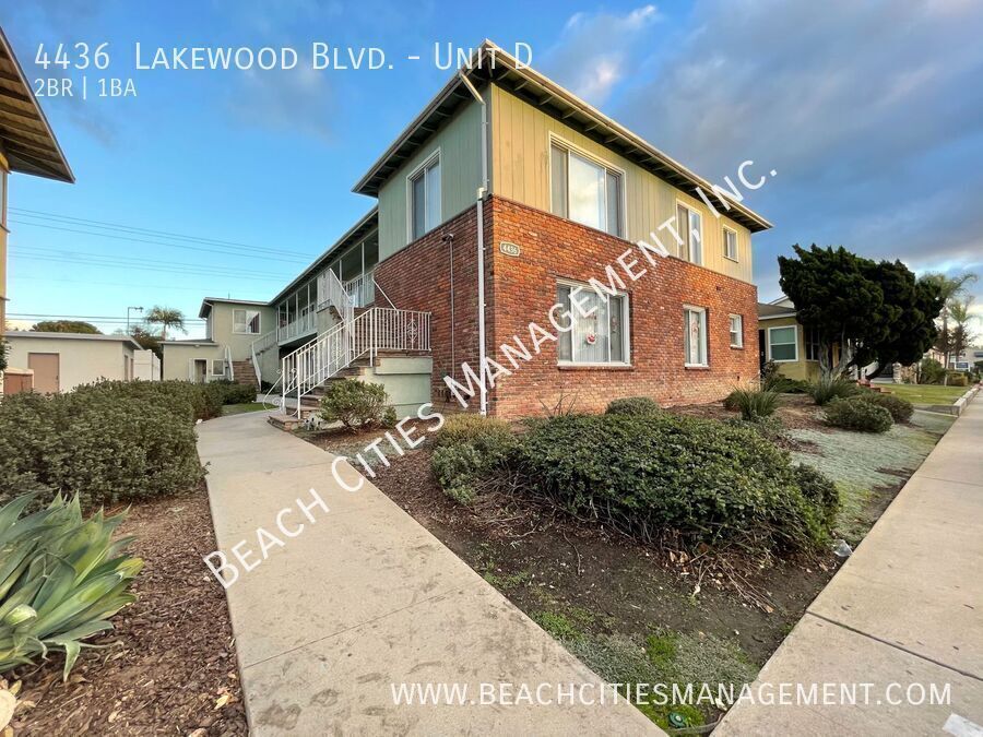 4436 Lakewood Blvd-Unit -Unit D in Long Beach, CA - Foto de edificio