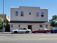 Modesto Manor Apartments in Modesto, CA - Building Photo - Building Photo