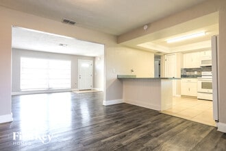 63 Rotonda Cir in Rotonda West, FL - Building Photo - Building Photo